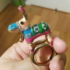 Betsy Johnson Pinata Ring
